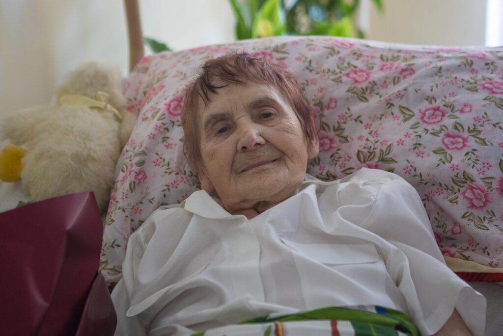 Wręczenie medalu Unitas Durat Cecylii Kulik, fot. Mikołaj Kuras dla UMWKP