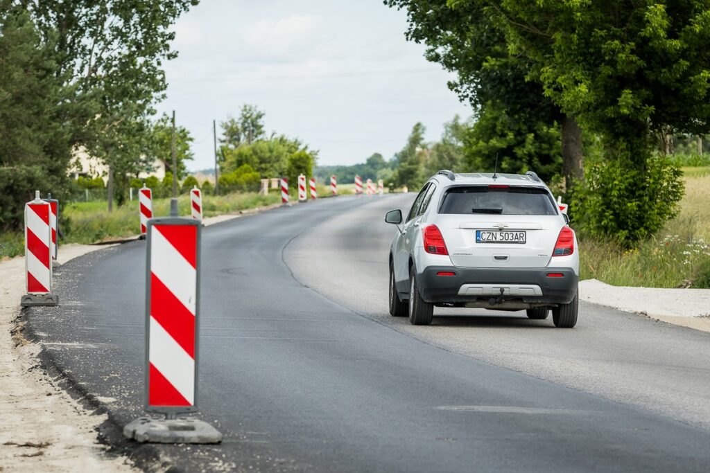 Modernizacja drogi wojewódzkiej nr 254 Barcin-Łabiszyn, fot. Tomasz Czachorowski/eventphoto.com.pl dla UMWKP