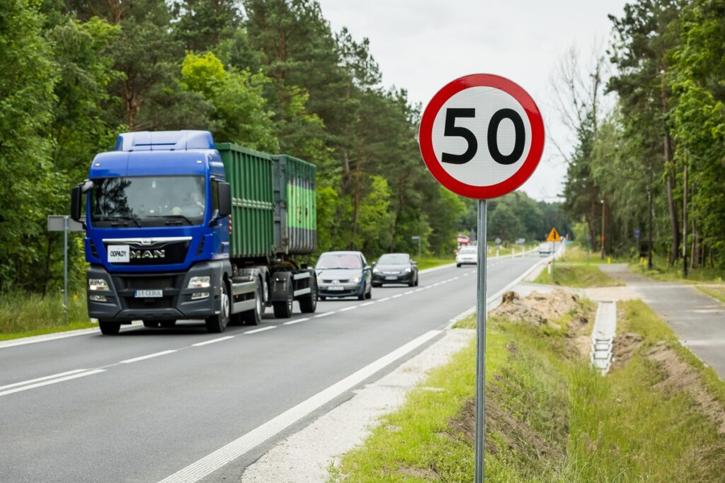 Modernizacja drogi wojewódzkiej nr 254 Łabiszyn-Brzoza, fot. Tomasz Czachorowski/eventphoto.com.pl dla UMWKP