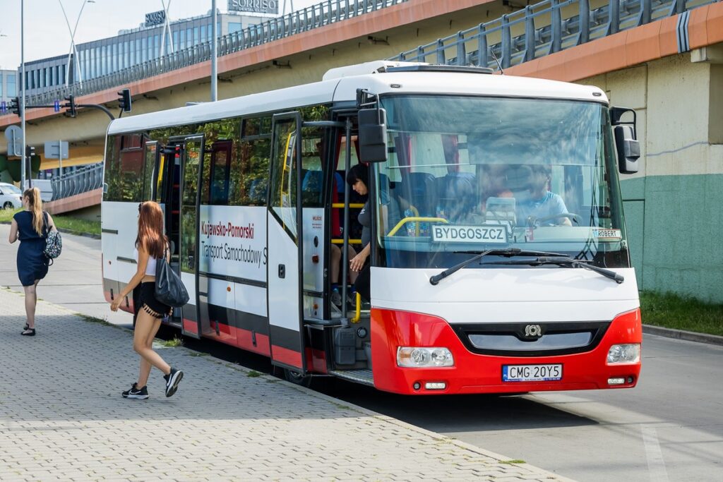 Autobus K-PTS w Bydgoszczy fot. Tomasz Czachorowski/eventphoto.com.pl dla UMWKP