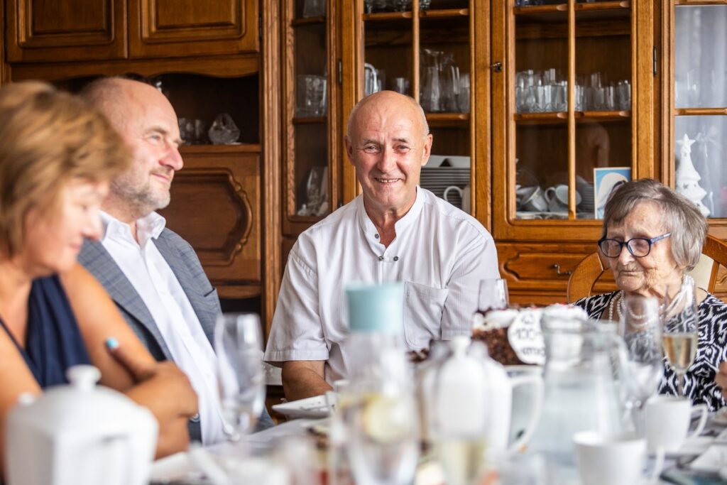 Wręczenie medalu Unitas Durat Apolonii Czarneckiej, fot. Szymon Zdziebło/tarantoga.pl dla UMWKP