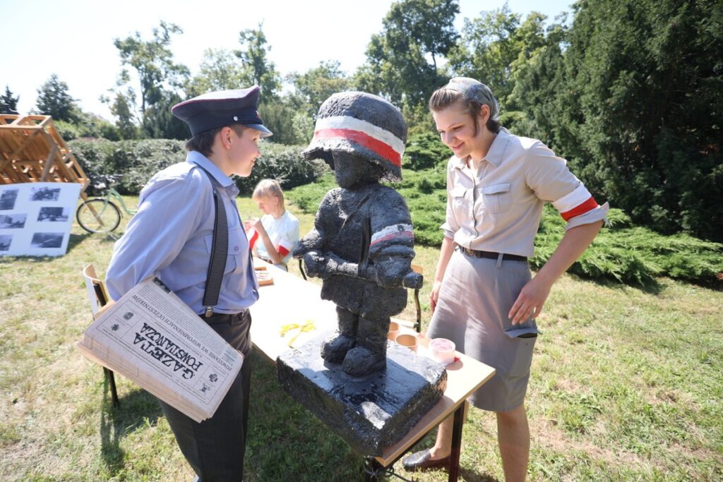 Barykada powstańcza w Toruniu, fot. Mikołaj Kuras dla UMWKP