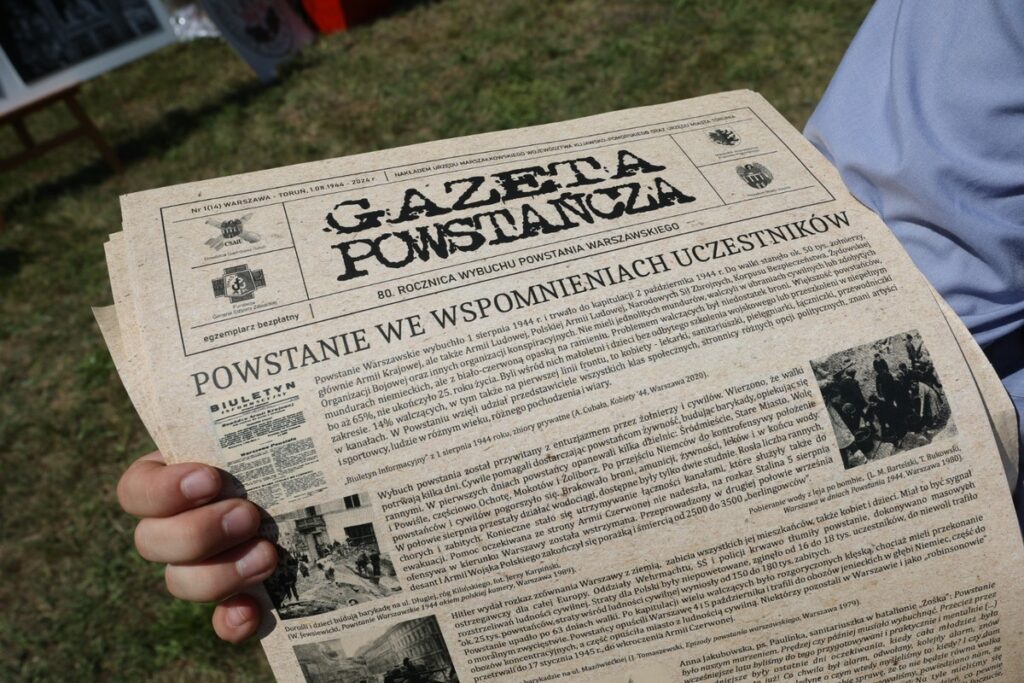 Barykada powstańcza w Toruniu, fot. Mikołaj Kuras dla UMWKP