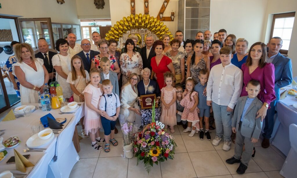 Wręczenie medalu Unitas Durat Mariannie Zasadzińskiej, fot. Mikołaj Kuras dla UMWKP
