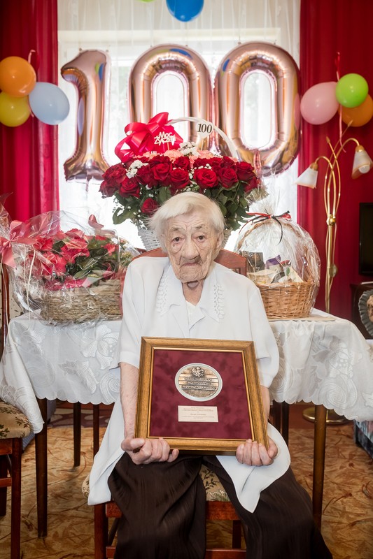 Wręczenie medalu Unitas Durat Henryce Żebrowskiej, fot. Tomasz Czachorowski/evenphoto.com.pl dla UMWKP