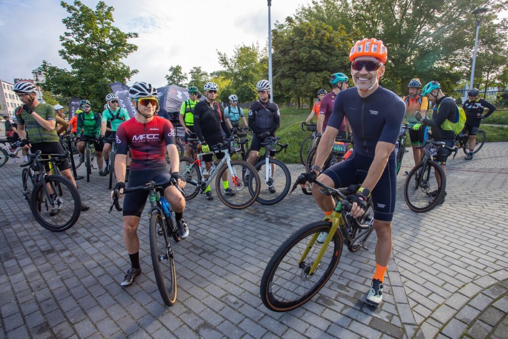 Start ultramaratonu rowerowego Robinsonada, fot. Mikołaj Kuras dla UMWKP