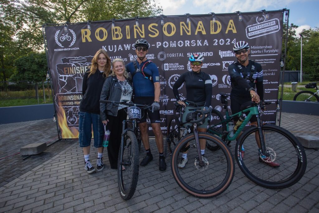 Start ultramaratonu rowerowego Robinsonada, fot. Mikołaj Kuras dla UMWKP