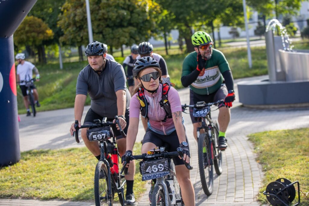 Start ultramaratonu rowerowego Robinsonada, fot. Mikołaj Kuras dla UMWKP