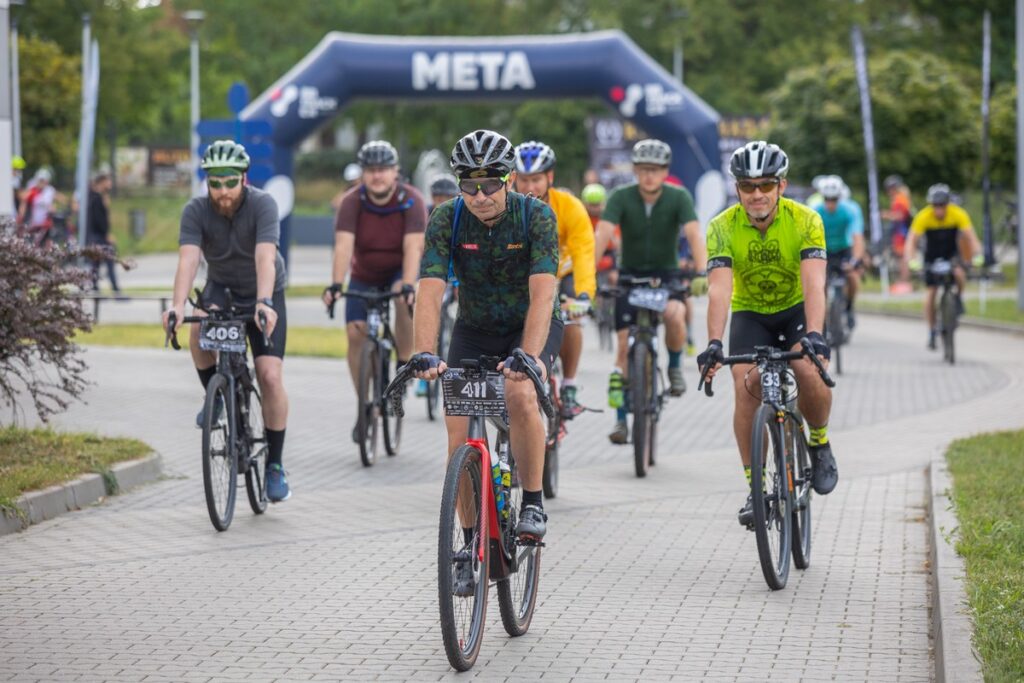 Start ultramaratonu rowerowego Robinsonada, fot. Mikołaj Kuras dla UMWKP
