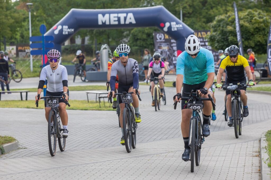 Start ultramaratonu rowerowego Robinsonada, fot. Mikołaj Kuras dla UMWKP