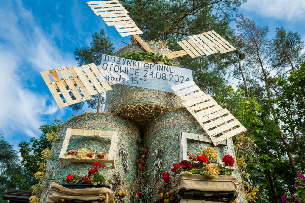 Witacz dożynkowy w Strzyżawie, fot. Tomasz Czachorowski/eventphoto.com.pl dla UMWKP