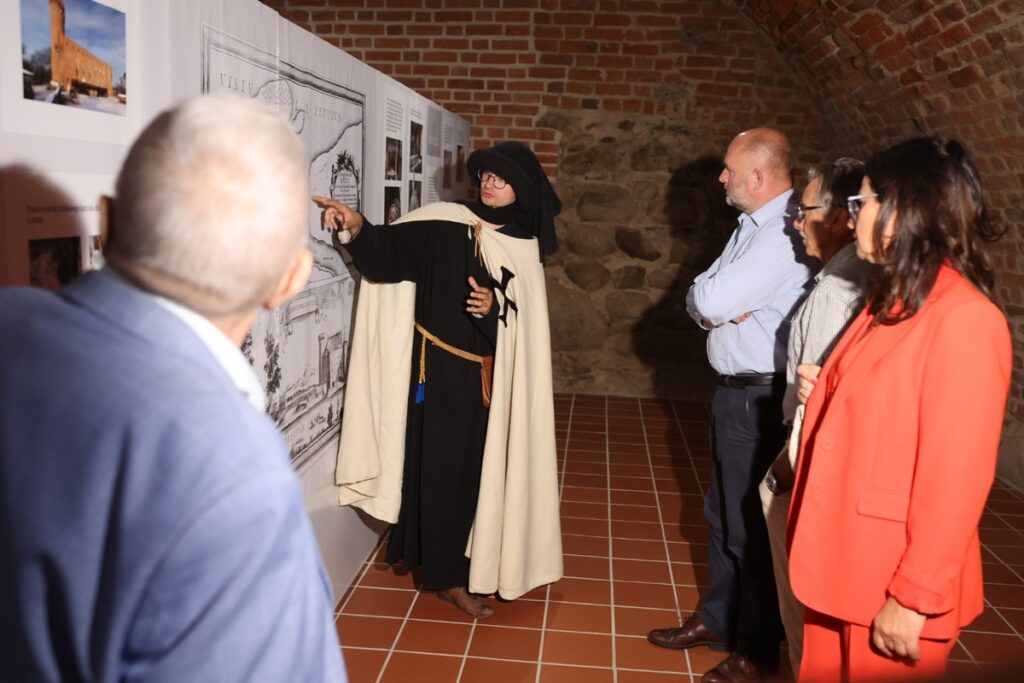 Wizyta marszałka Piotra Całbeckiego na zamku w Świeciu, fot. Tomasz Czachorowski/evemtphoto.com.pl dla UMWKP