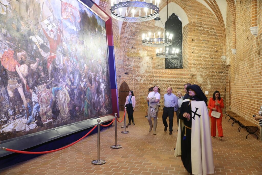 Wizyta marszałka Piotra Całbeckiego na zamku w Świeciu, fot. Tomasz Czachorowski/evemtphoto.com.pl dla UMWKP