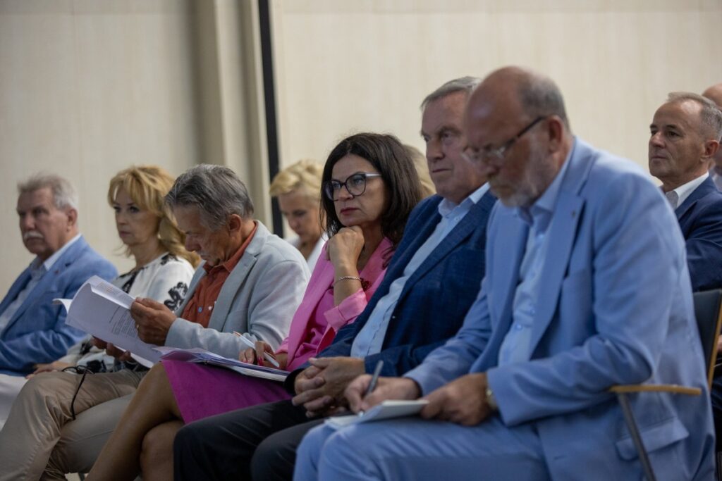 Obrady nadzwyczajnego regionalnego Forum Samorządowego, fot. Mikołaj Kuras dla UMWKP