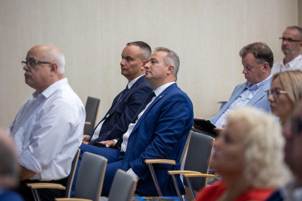 Obrady nadzwyczajnego regionalnego Forum Samorządowego, fot. Mikołaj Kuras dla UMWKP