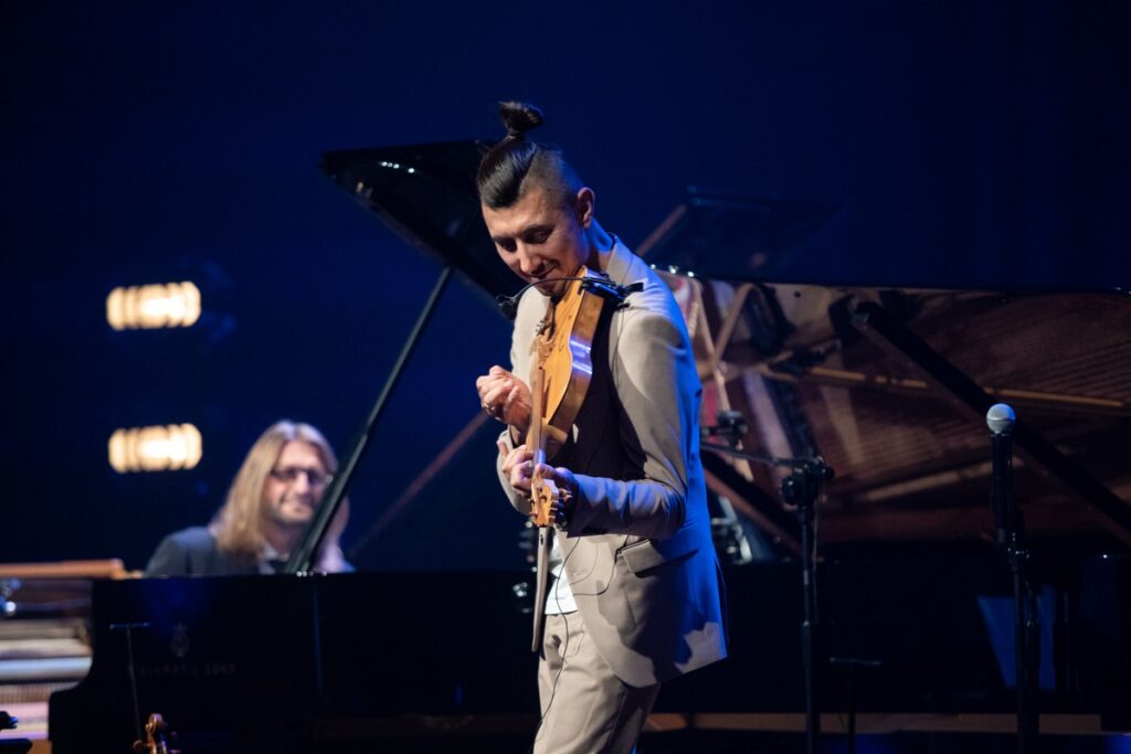 Koncert „Passacaglia” Leszka Możdżera i Adama Bałdycha w ramach Międzynarodowego Festiwalu i Konkursu Skrzypcowego im. Karola Lipińskiej w Toruniu, fot. Mikołaj Kuras dla UMWKP