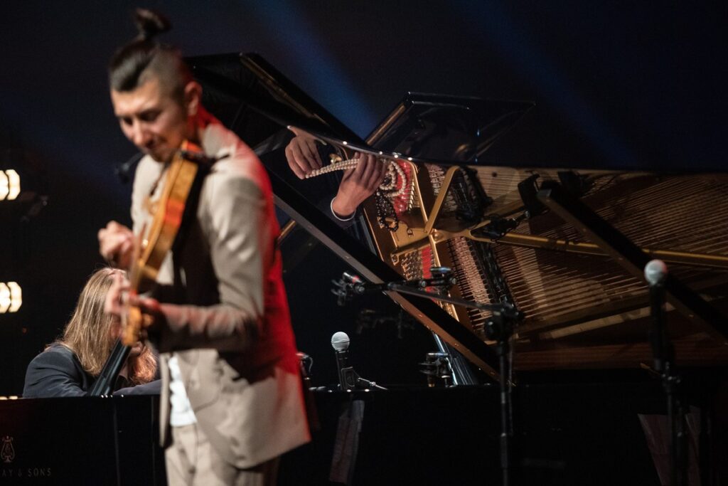 Koncert „Passacaglia” Leszka Możdżera i Adama Bałdycha w ramach Międzynarodowego Festiwalu i Konkursu Skrzypcowego im. Karola Lipińskiej w Toruniu, fot. Mikołaj Kuras dla UMWKP