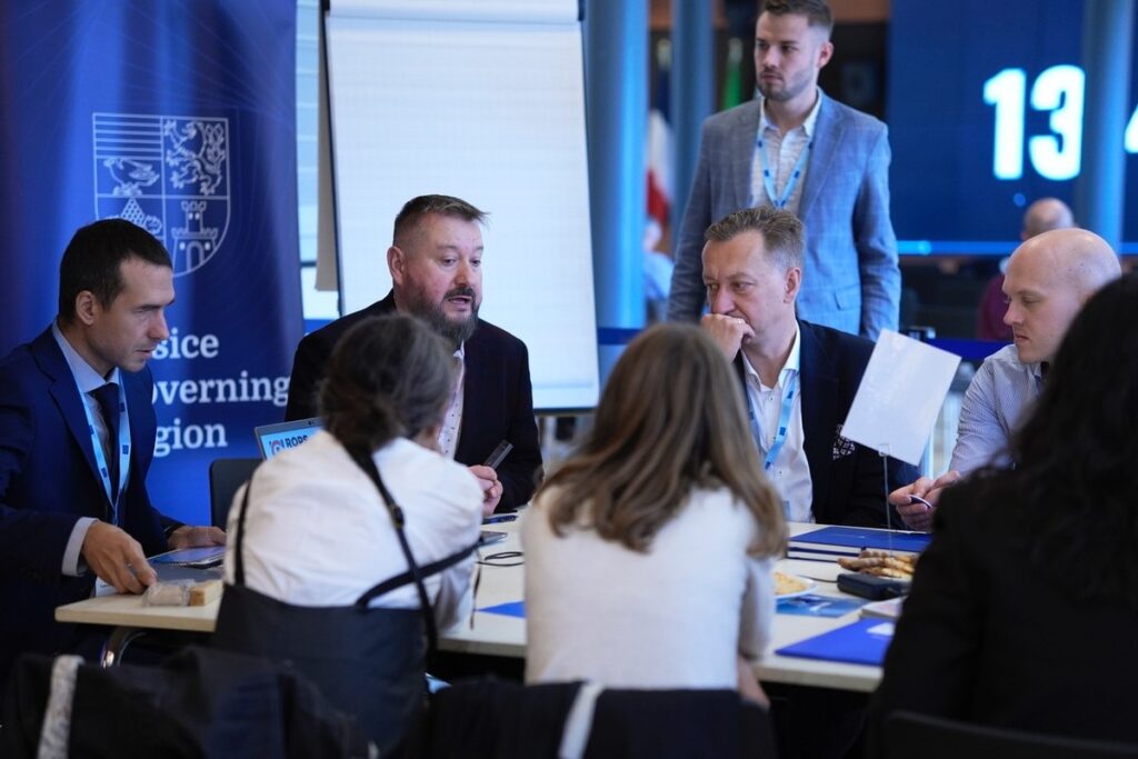 Prezentujemy nasz program teleopieki domowej, fot. Mieszko Matusiak/UMWKP