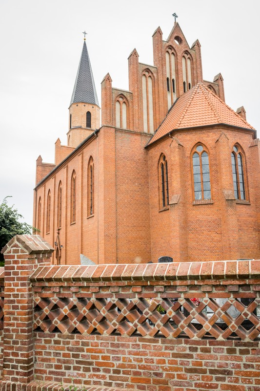 Kościół św. Trójcy w Raciążu (powiat tucholski), fot. Tomasz Czachorowski/eventphoto.com.pl dla UMWKP
