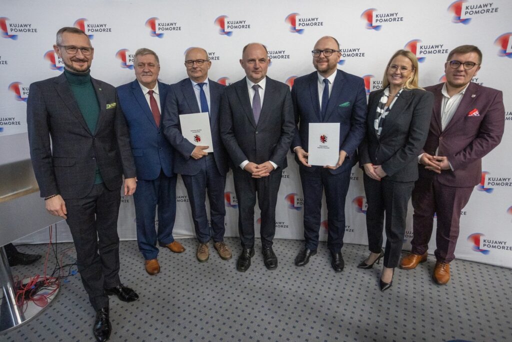 Ceremonia podpisania umów FEdKP oraz umowy z operatorem pożyczek dla przedsiębiorców, fot. Mikołaj Kuras dla UMWKP