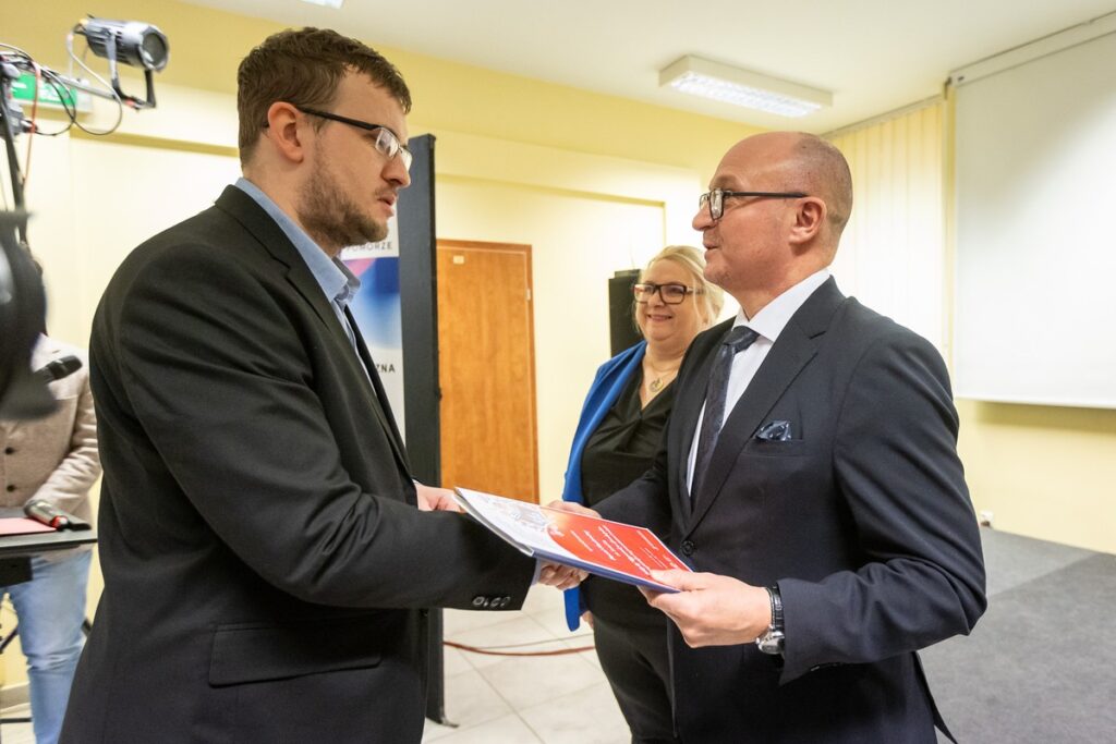 Gala wręczenia nagród w Konkursie na Najlepszą Książkę o Tematyce Regionalnej, fot. Szymon Zdziebło/tarantoga.pl dla UMWKP