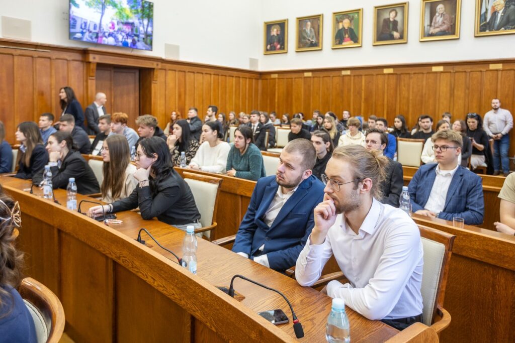 Spotkanie z kard. Grzegorzem Rysiem, fot. Szymon Zdziebło/tarantoga dla UMWKP