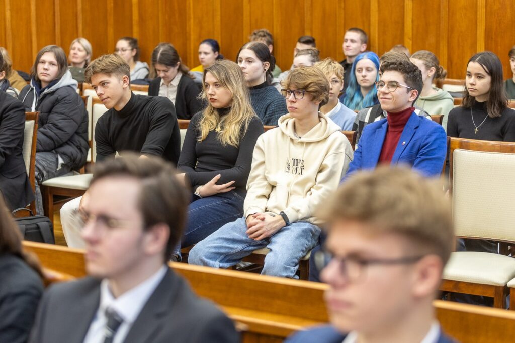 Spotkanie z kard. Grzegorzem Rysiem, fot. Szymon Zdziebło/tarantoga dla UMWKP