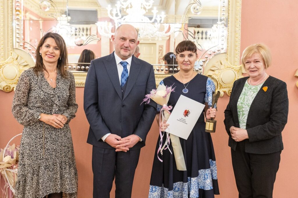 Uroczystość wręczenia nagród Stalowy Anioł, fot. Szymon Zdziebło/tarantoga.pl dla UMWKP