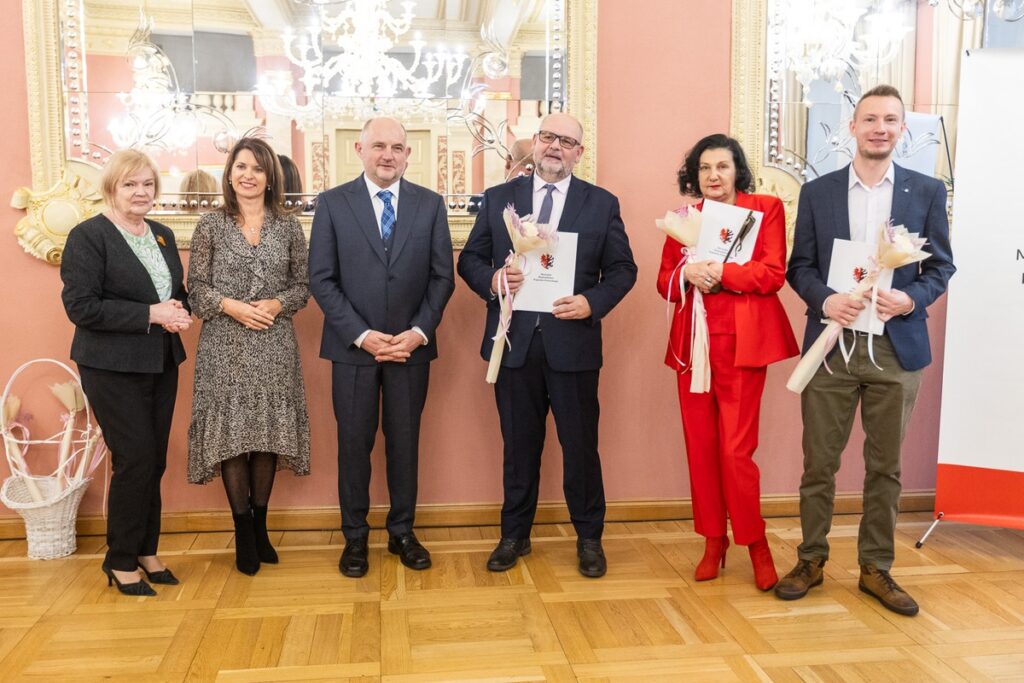Uroczystość wręczenia nagród Stalowy Anioł, fot. Szymon Zdziebło/tarantoga.pl dla UMWKP