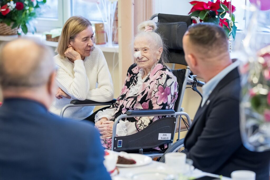 Uhonorowanie Stefanii Rzechuły medalem Unitas Durat, fot. Tomasz Czachorowski/eventphoto.com.pl dla UMWKP