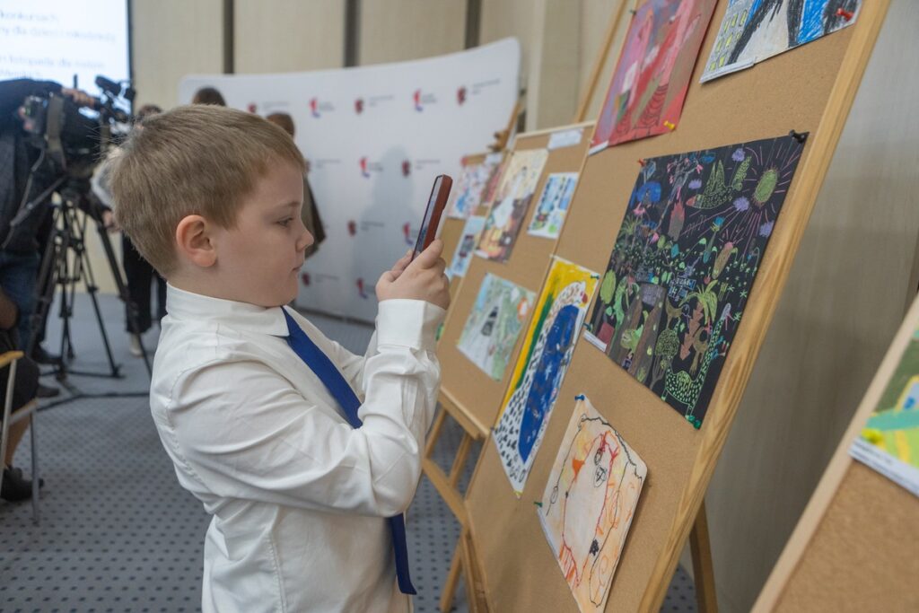 Awards ceremony for winners in goose-themed competitions. Photo by Mikołaj Kuras for UMWKP