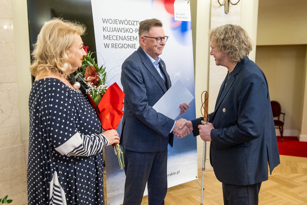 Presentation of awards to cultural activists, photo by Andrzej Goiński/UMWKP