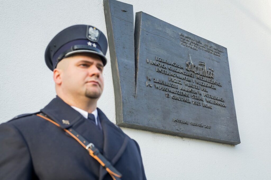 Obchody 43. rocznicy wprowadzenia stanu wojennego w Potulicach, fot. Tomasz Czachorowski/eventphoto.com.pl dla UMWKP Commemoration of the 43rd anniversary of martial law in Potulice, photo by Tomasz Czachorowski/eventphoto.com.pl for UMWKP