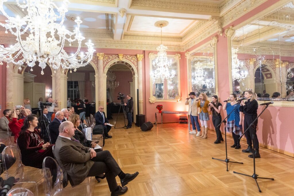 Presentation of awards to journalists - winners of a contest promoting European funds, photo by Mikołaj Kuras for UMWKP