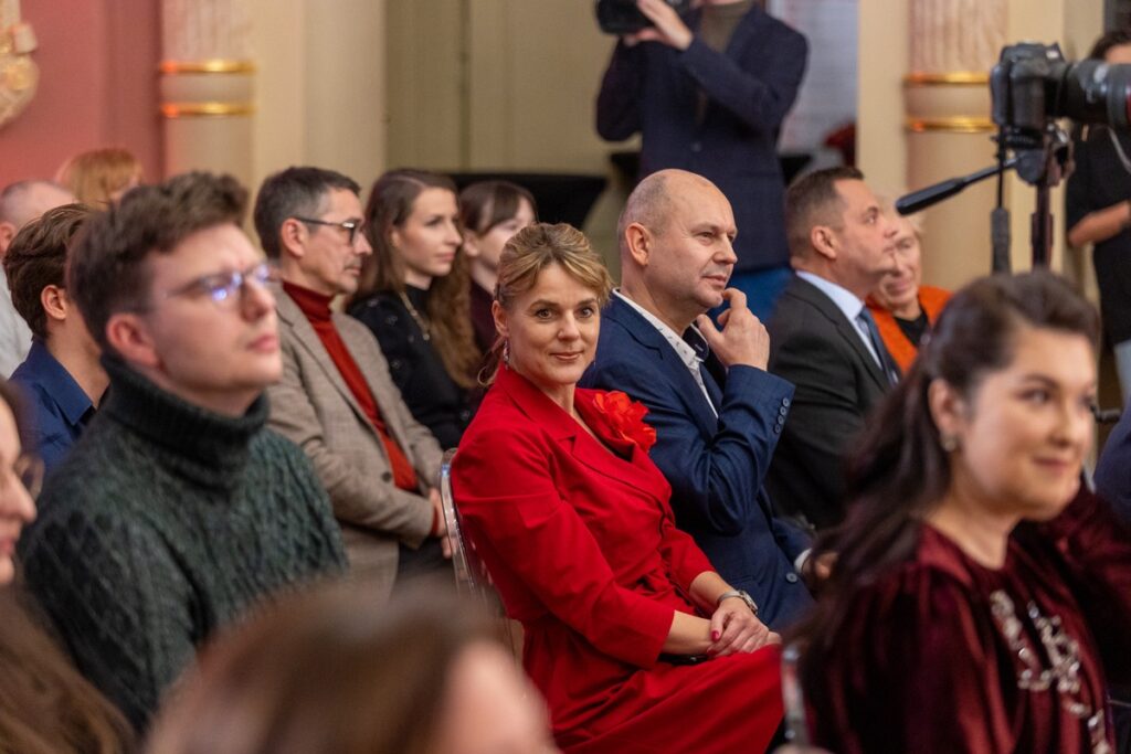 Presentation of awards to journalists - winners of a contest promoting European funds, photo by Mikołaj Kuras for UMWKP