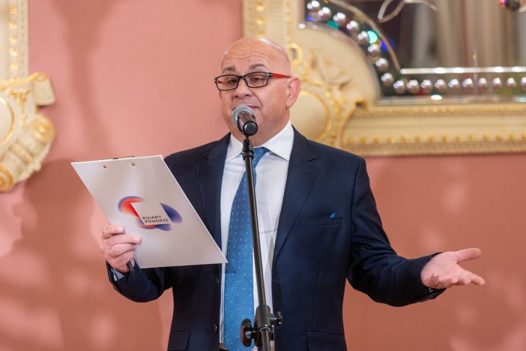 Presentation of awards to journalists - winners of a contest promoting European funds, photo by Mikołaj Kuras for UMWKP