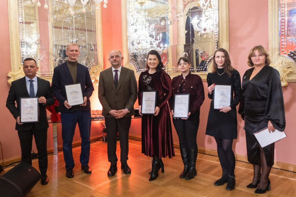 Presentation of awards to journalists - winners of a contest promoting European funds, photo by Mikołaj Kuras for UMWKP