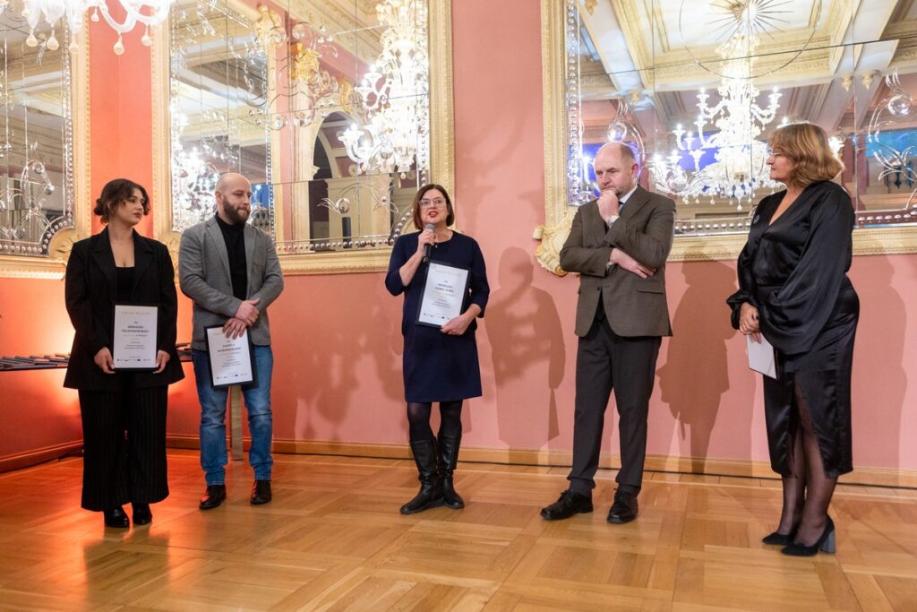 Presentation of awards to journalists - winners of a contest promoting European funds, photo by Mikołaj Kuras for UMWKP