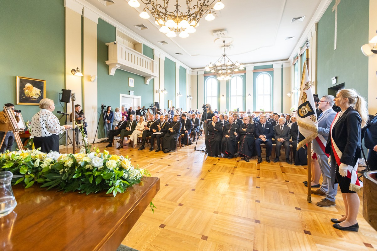 Uroczysta sesja sejmiku z okazji Święta Województwa w Bydgoszczy, fot. Szymon Zdziebło/tarantoga.pl dla UMWKP