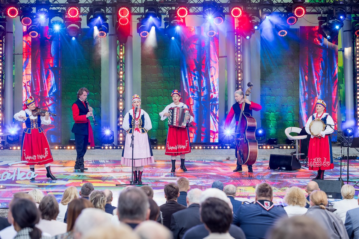 Gala Nagród Marszałka - Zespół Pieśni i Tańca Ziemia Bydgoska, fot. Tomasz Czachorowski/eventphoto.com.pl dla UMWKP