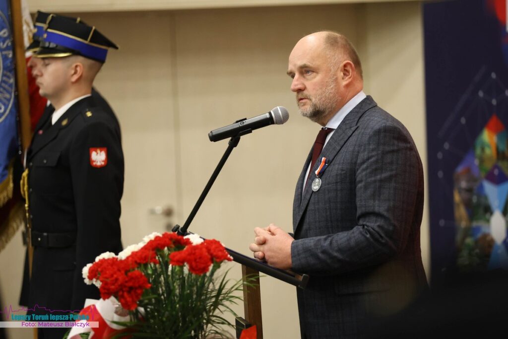 Uroczysty apel z okazji Narodowego Święta Niepodległości, fot. Komenda Wojewódzka PSP w Toruniu