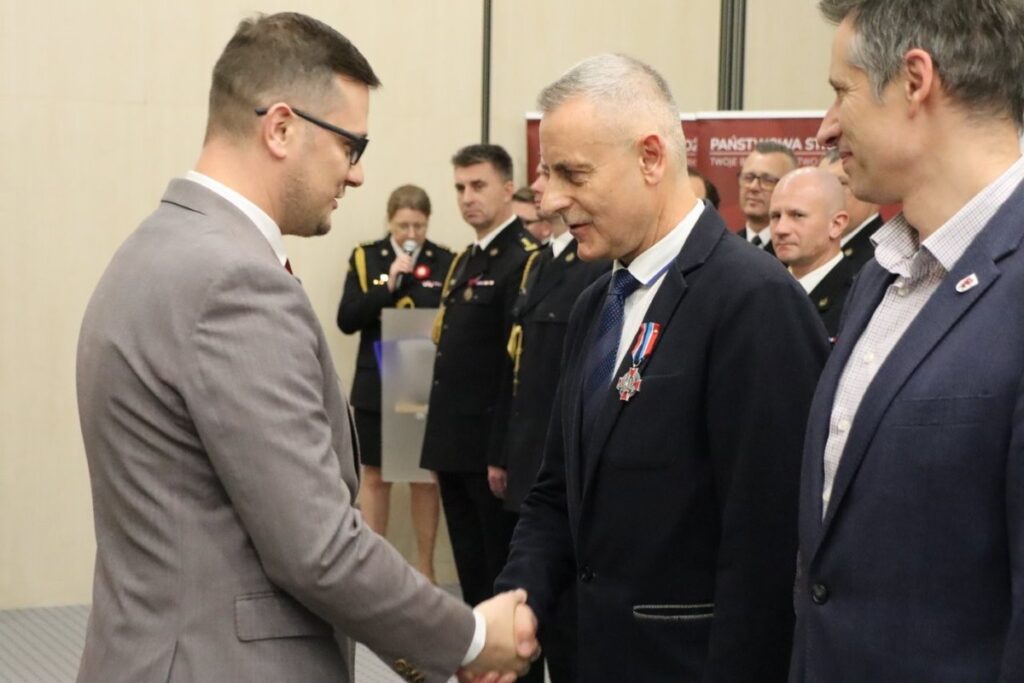 Uroczysty apel z okazji Narodowego Święta Niepodległości, fot. Komenda Wojewódzka PSP w Toruniu