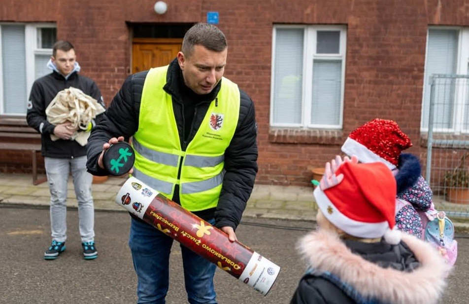 rozmowa o bezpiecznym poruszaniu się po drodze foto wyk. pracownik UM w Grudziądzu
