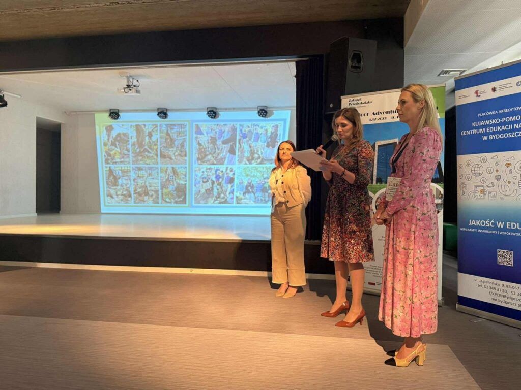 Gospodynie wydarzenia - dyrekcja i nauczycielka „Zakątka Przedszkolaka” – Niepublicznego Przedszkola Anglojęzycznego w Łochowie