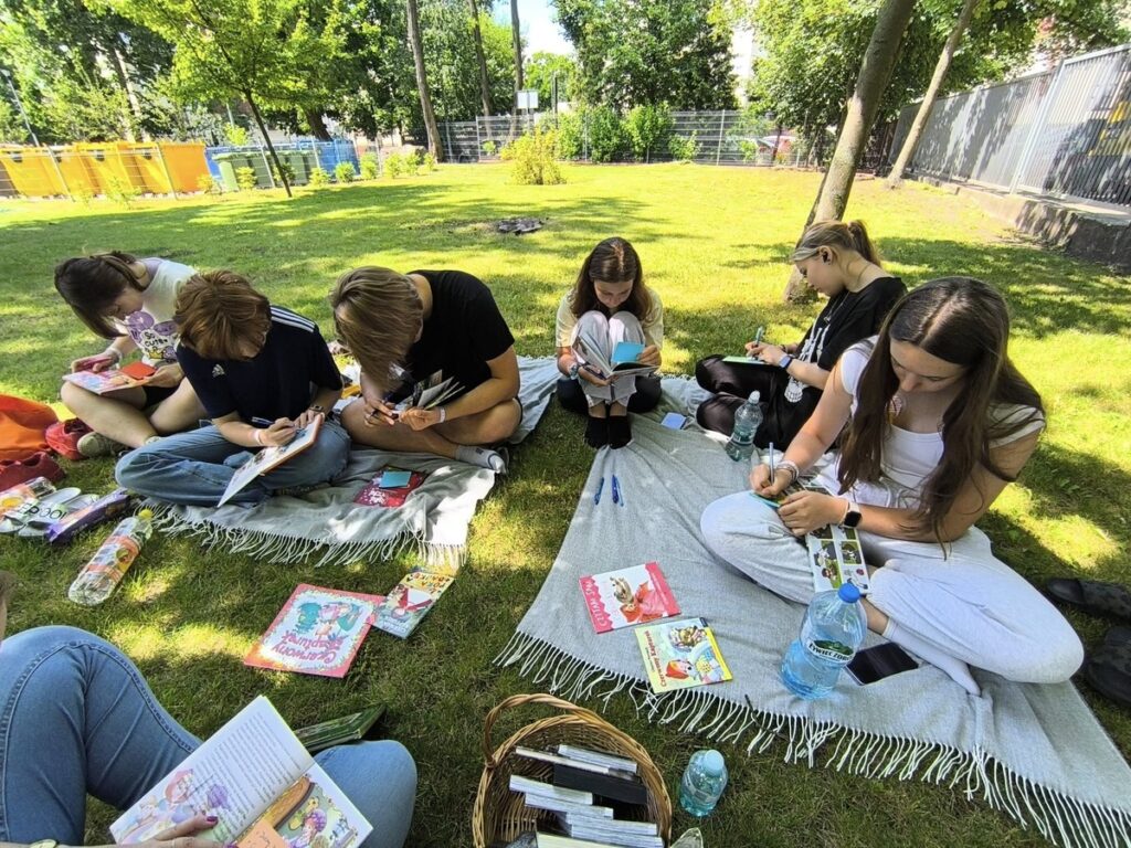 Szukamy różnic w różnych wydaniach Czerwonego Kapturka