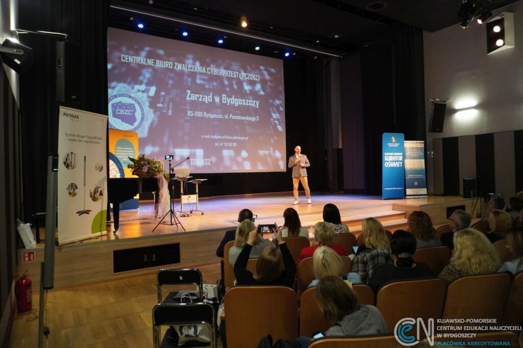 Prelegent podkom. Tobiasz Gondzik