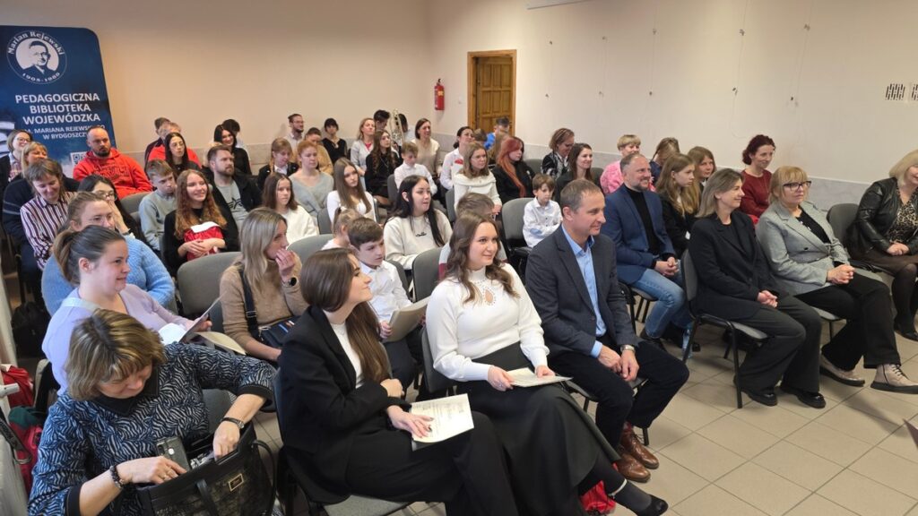 Laureaci z rodzicami i opiekunami, fot. Paweł Wysiński