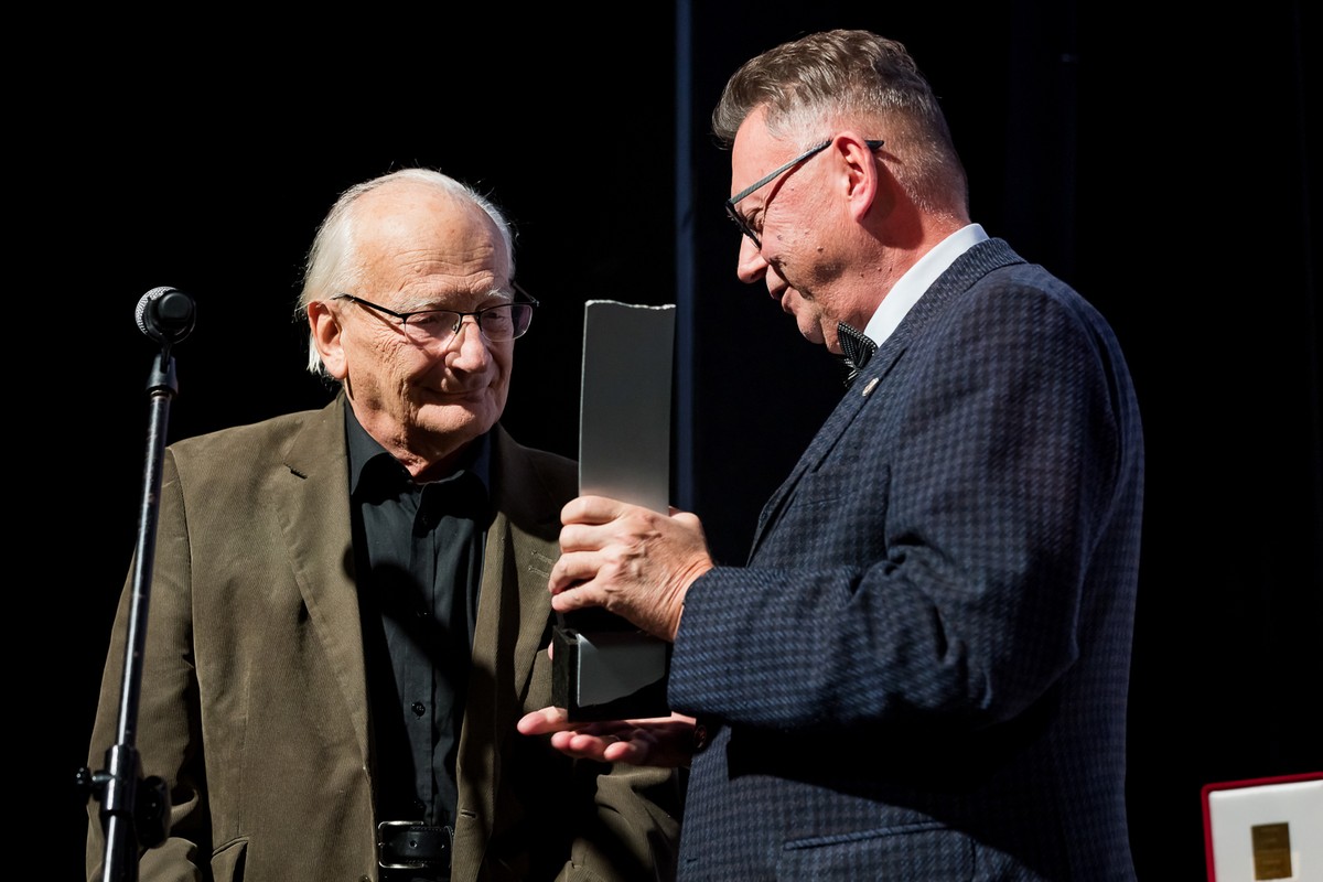 Stanisław Janicki otrzymał Nagrodę Filmową Marszałka Województwa na Old Film Festival 2023, fot. Tomasz Czachorowski