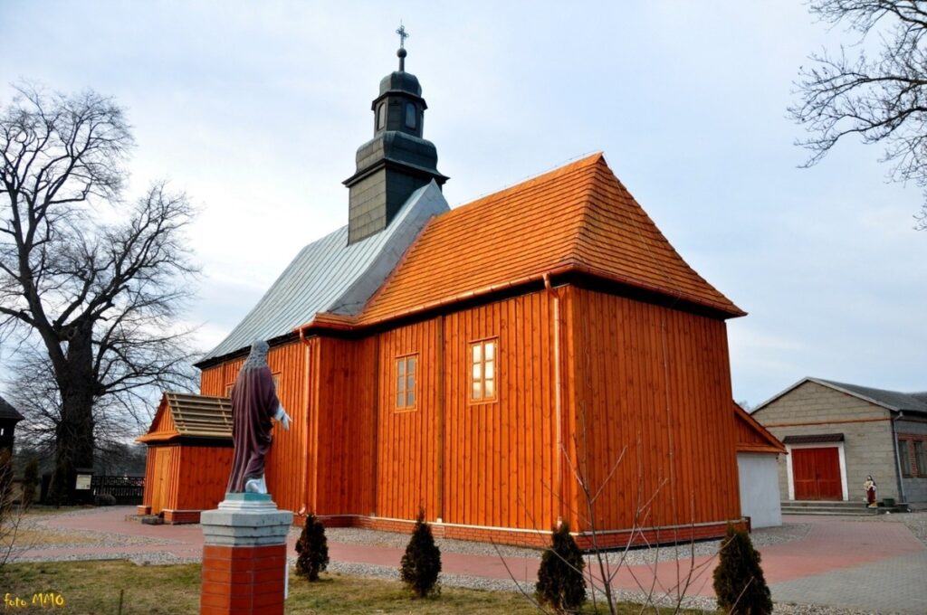 Kościół p.w. św. Stanisława Biskupa i Męczennika w Modzerowie