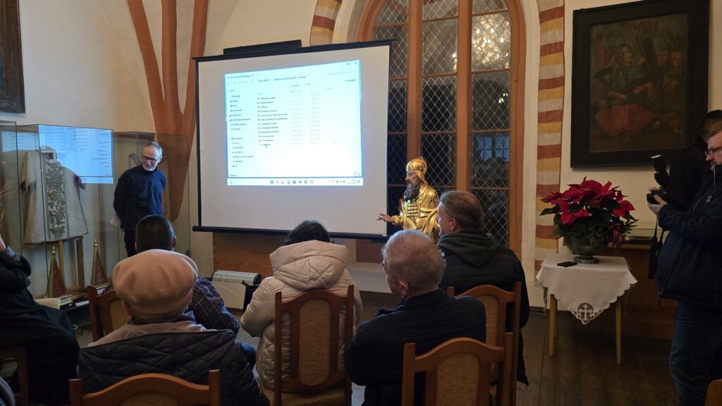 Prelekcja w kościele Świetej Trójcy w Strzelnie - zdj. własne parafii